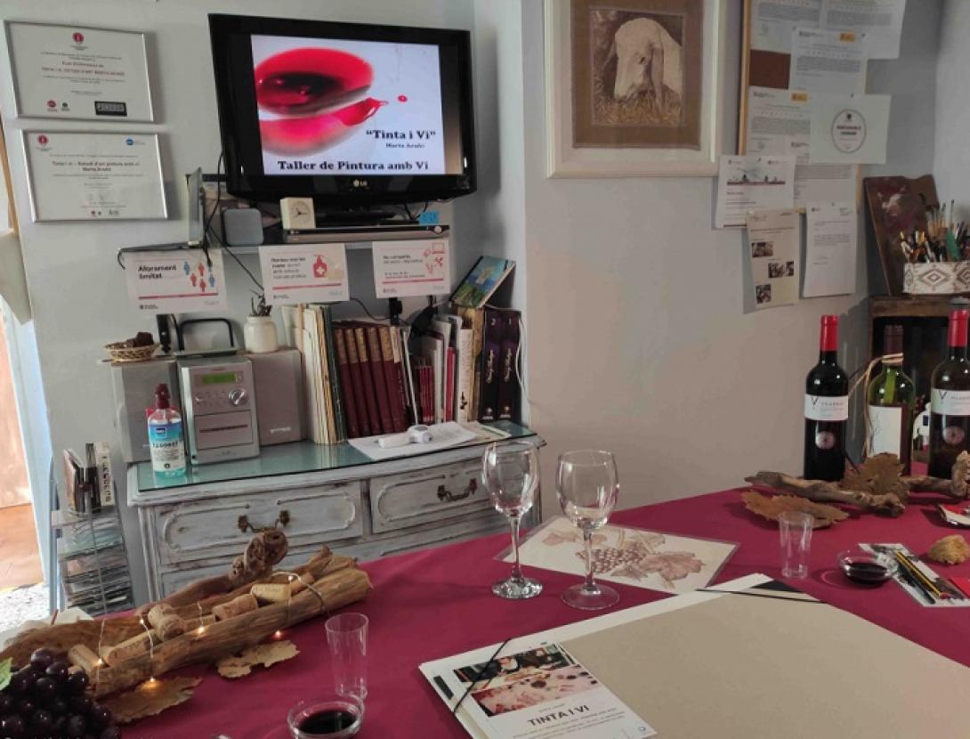 ROMANTIC ART, painting with wine for couples