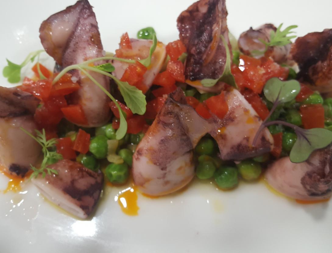 CALAMARCITOS CON GUISANTES.jpg